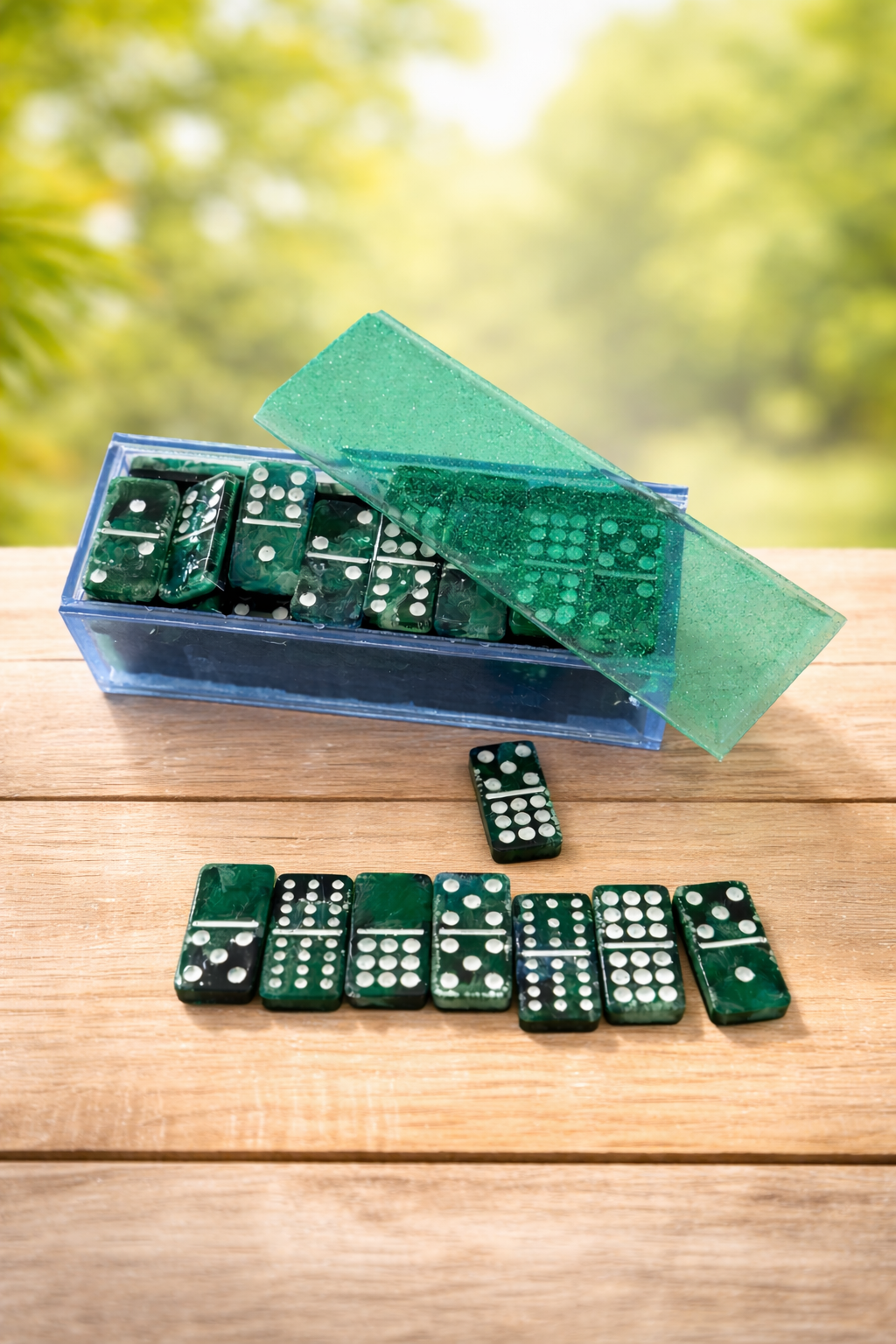 ✨Jeu de Dominos Vert Émeraude en Résine – Produit Fait Main✨